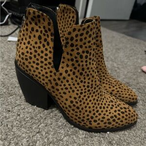 Leopard print heeled booties